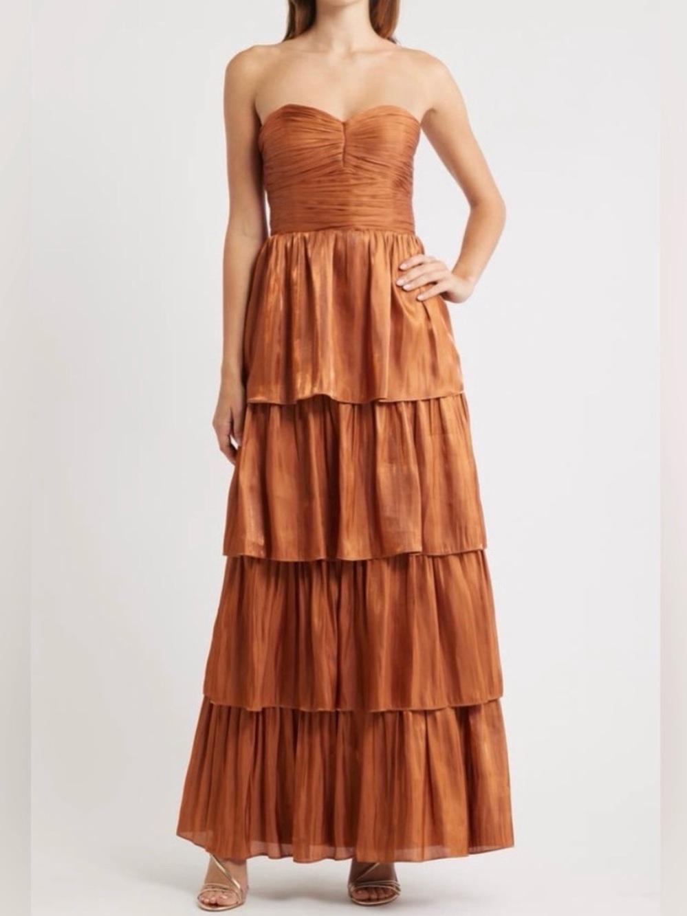 NWT Lulus Bella Strapless Tiered
Gown Sz Small